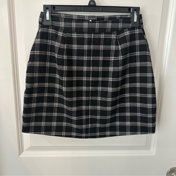 Hollister Plaid Mini Skirt - Picture 3 of 5